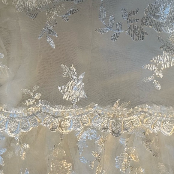 White lace baby christening gown + bonnet, vintage style detailing - Picture 2 of 6